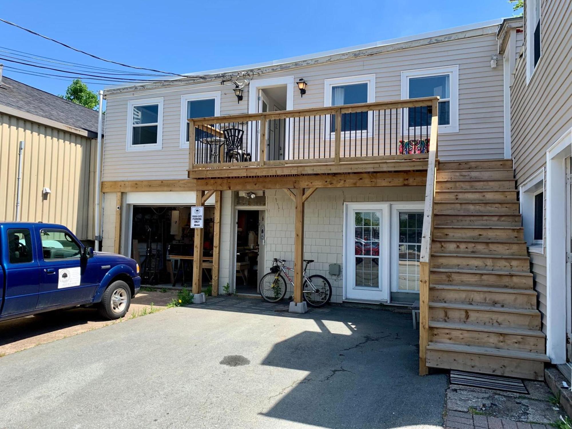 Apartment Vibrant And Funky Retreat On Fern Lane, Unit #1 Halifax